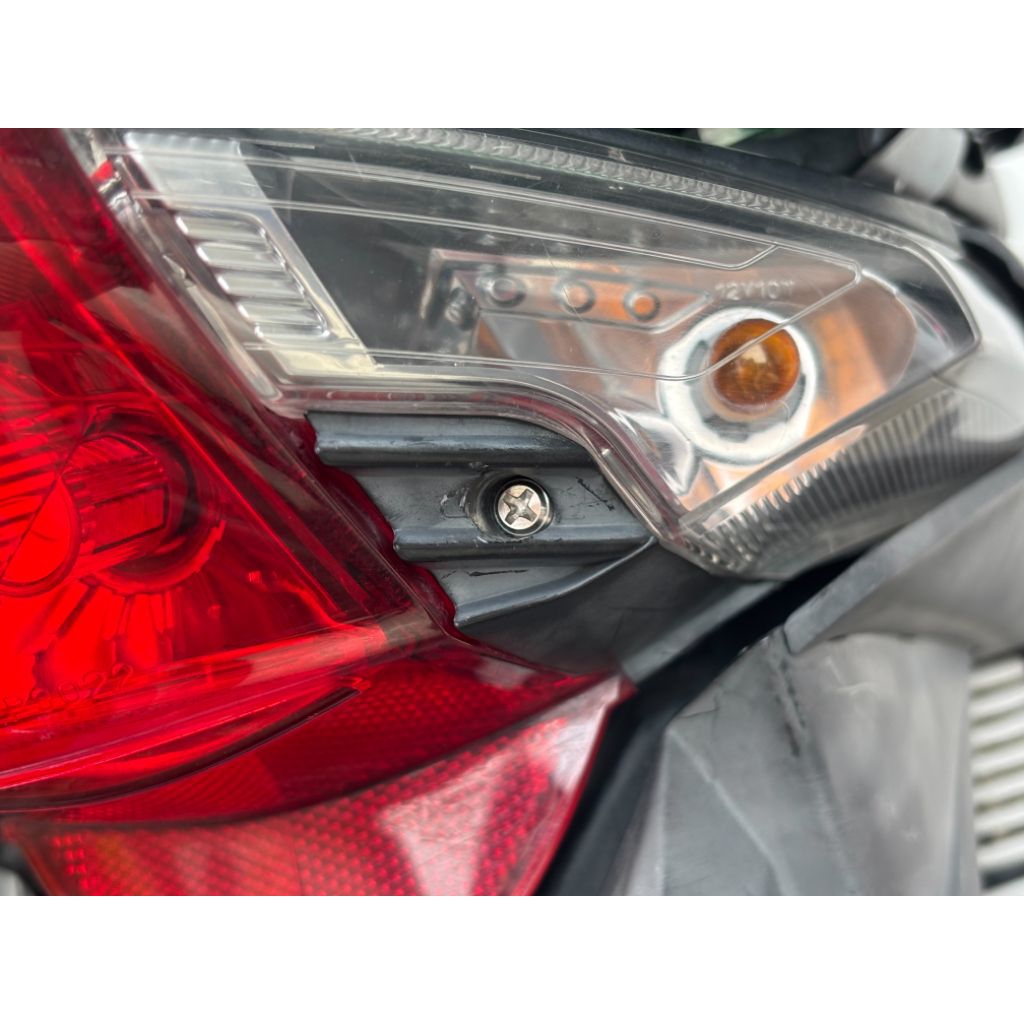 น๊อตไฟเลี้ยวเวฟ 110 i 14-19เวฟ 110 i LED ถึงปี 25(ชุด4 ตัว) สแตนเลสแท้ ใส่ได้ไม่ติดโคมไฟ ใสได้ทั่งบนและท้าย
