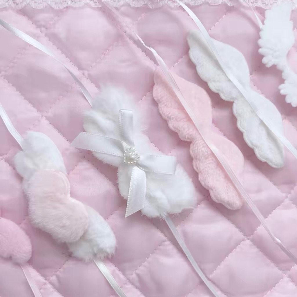 จัดส่ง1-3วัน ปีกน่ารักตกแต่งตุ๊กตา นุ่มนิ่ม ตุ๊กตา10cm ผูกด้านหลังหรือด้านหน้าได้ค่า