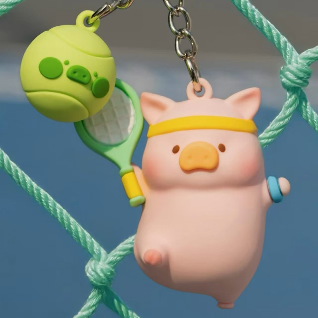 ส่งจากไทย  LuLu The Piggy Tennis Collection หมูลูลู่ กระเป๋า ลูกเทนนิส ตุ๊กตาห้อยกระเป๋า ผ้าเช็ดเหงื่อ ของขวัญ 46190 ราคา ถูกที่สุด ดีลบีเคเค แกลเลอรีภาพที่ 6