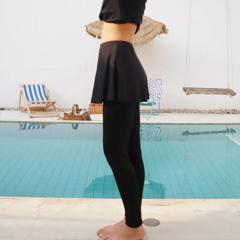 กางเกงว่ายน้ำผู้หญิงขายาวมีกระโปรงคลุม และซับใน สีดำ รุ่น 70-07 - รูปที่ 2