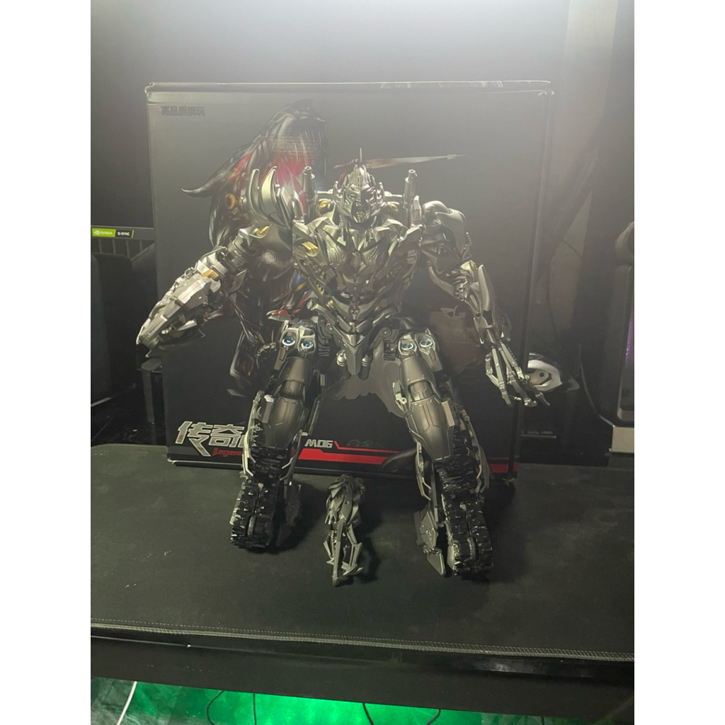 หุ่นยนต์แปลงร่าง Megatron (Black Mamba LS06)