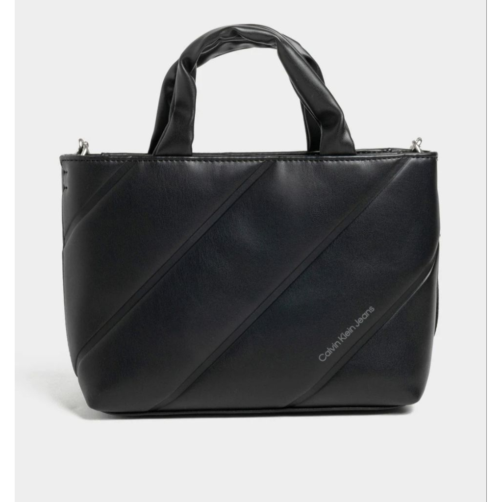 Calvin Klein กระเป๋า Quilted Micro Tote