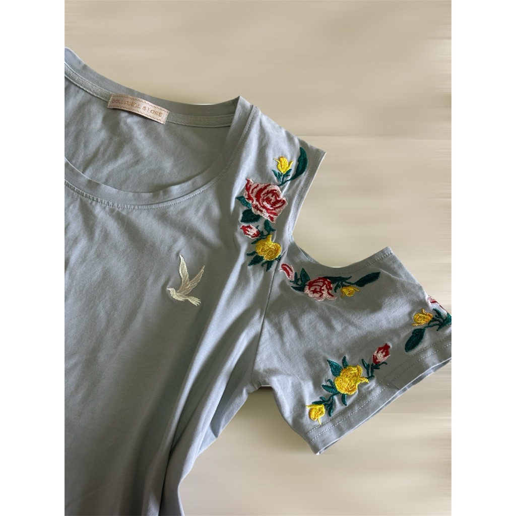 เสื้อยืด โชว์ไหล่ #งานปัก ป้าย DOLLYDELL STORE