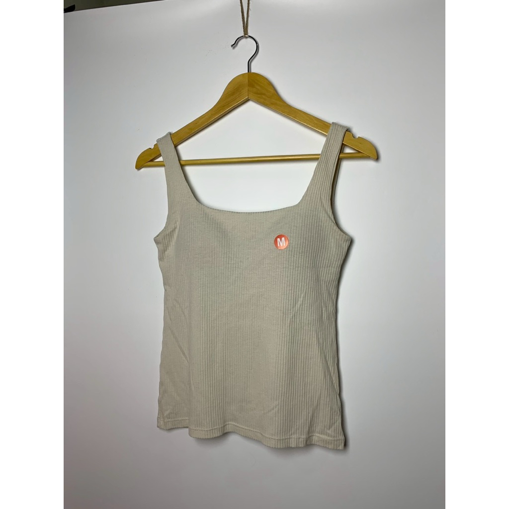 กล้ามผ้าร่องคอเหลี่ยมเล็กสีเบจ GU Bratop ไซส์ M (มีขุย)