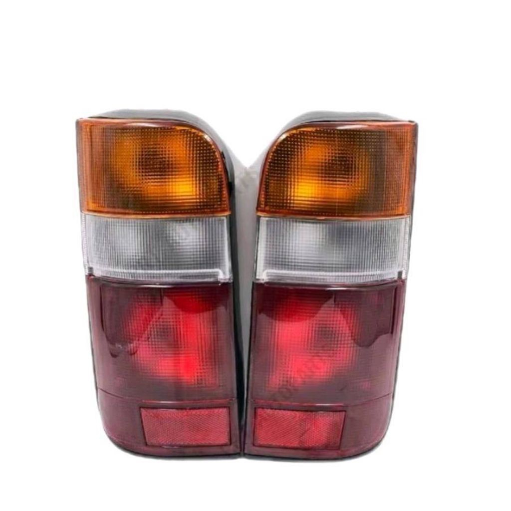 ไฟท้าย รถตู้ Toyota Hiace LH112 , LH125 , LH127 , LH184 , YH133 , YH137 และ YH184 ปี 1994 - 2004 พร้อมขั้ว ราคาต่อ 1ข้าง