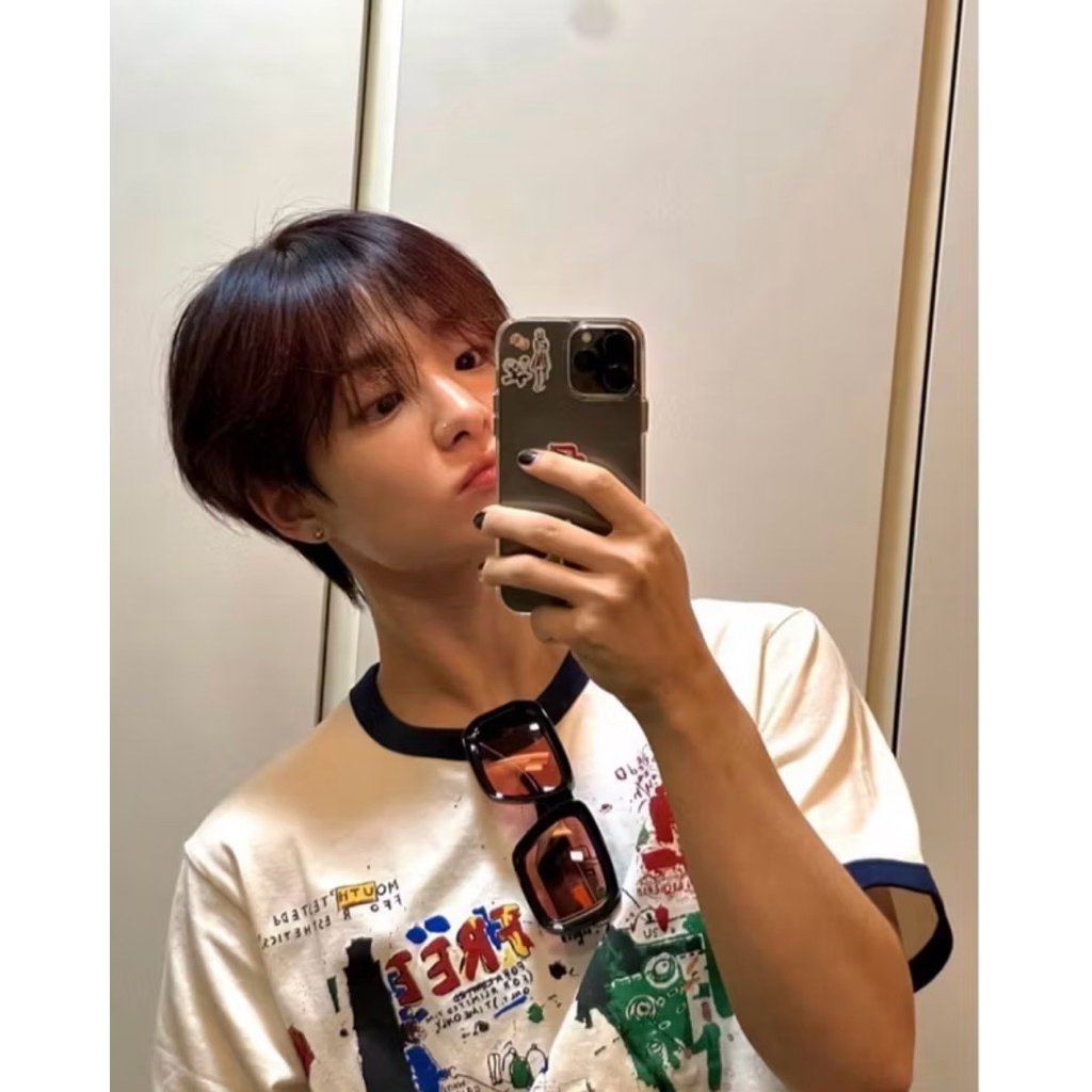 เสื้อ uniqlo จีฮุน  treasure(ไซส์เด็ก) รับหิ้ว