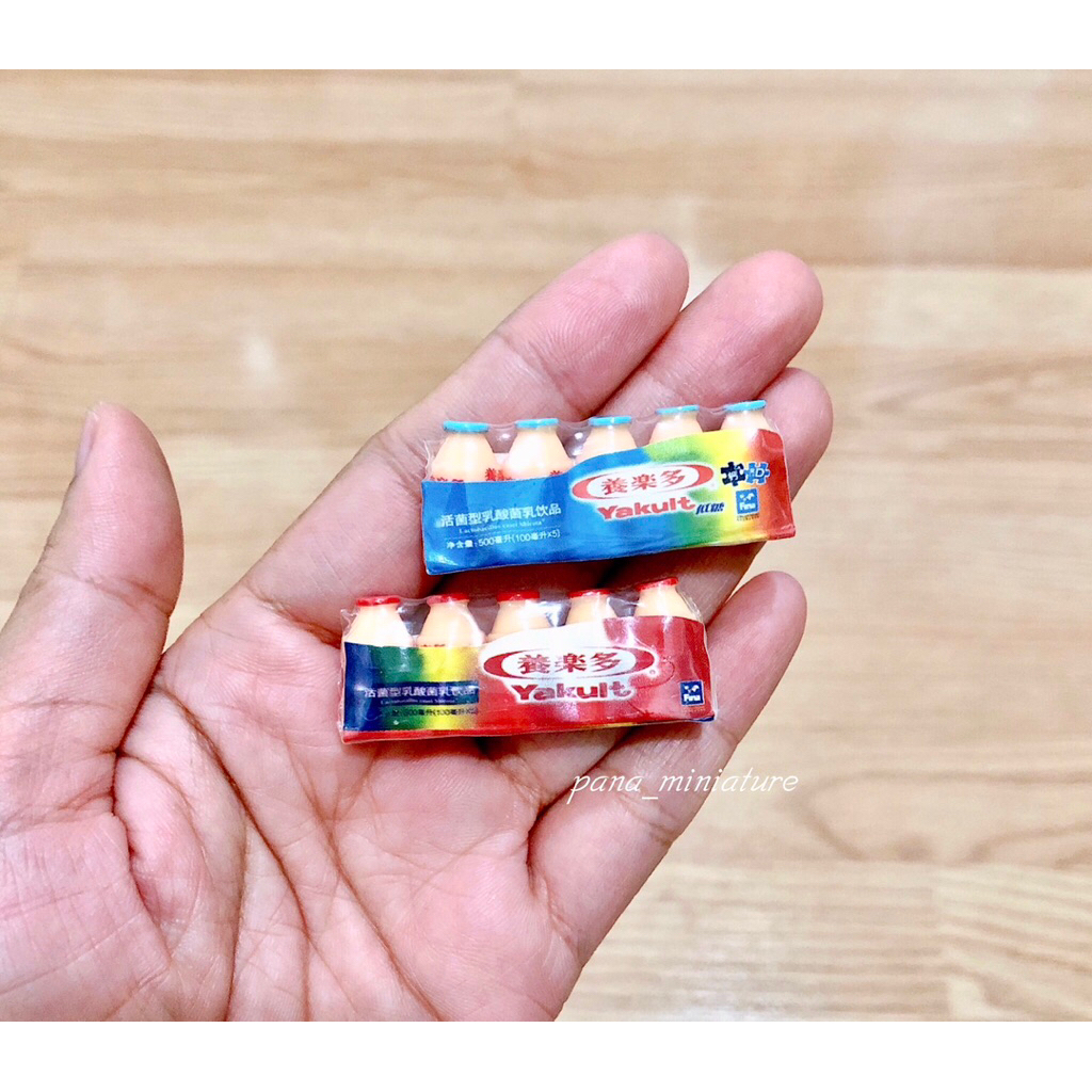 โมเดลนมเปรี้ยวจิ๋ว แบบแพ็ค 5 ขวด แกะเป็นชิ้นแยกเล่นได้ ราคา/แพ็ค
