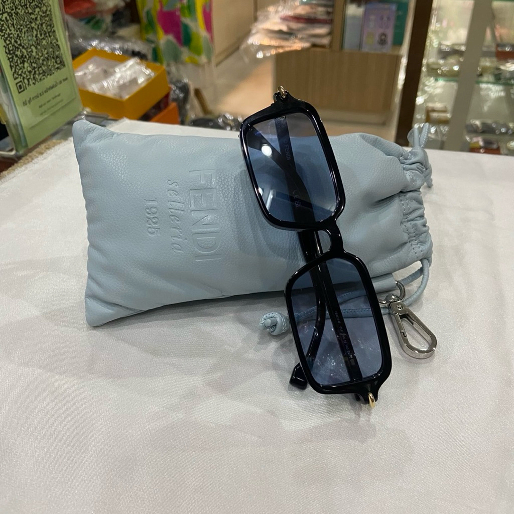 Good condition #Fendi Sunglasses 😎   🧧🧧8,990฿