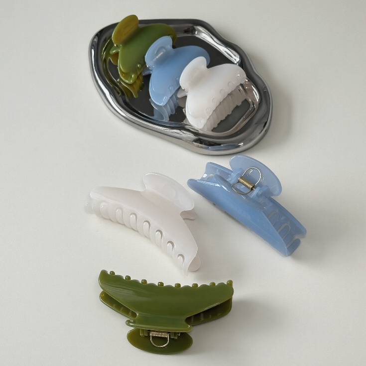 (*พร้อมจัดส่ง) gimmeblessed.co — Jelly hair claw (Size 10 & 6.5 cm/ *เหมาะสำหรับผมปานกลาง)