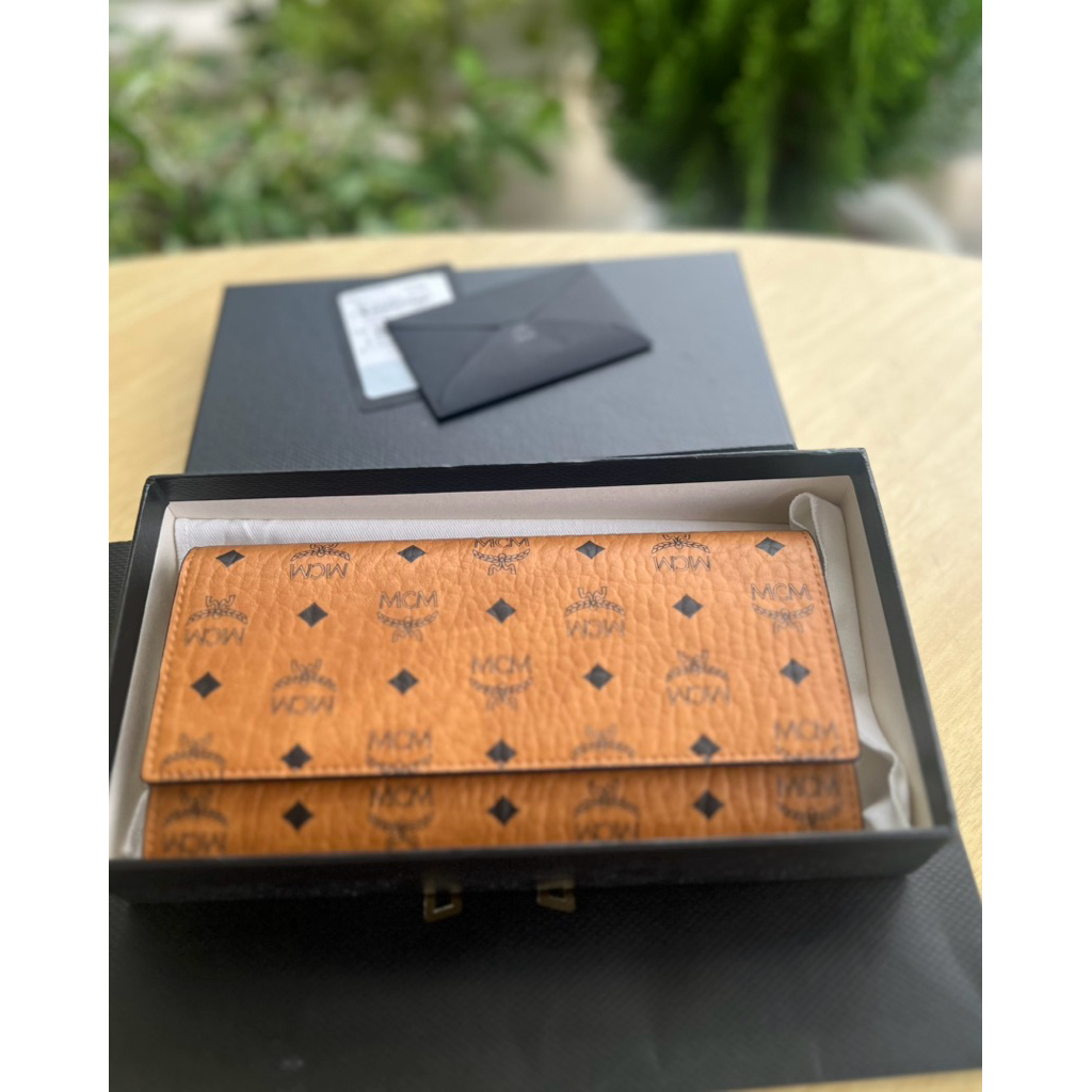 MCM กระเป๋าสตางค์ใบยาว แท้100%