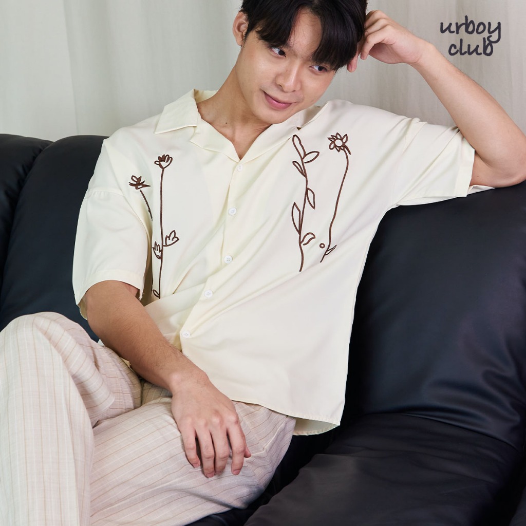 *พร้อมส่ง* Urboyclub - Whipcream Shirt เสื้อเชิ้ตสีครีมปักลายดอกไม้ เสื้อเชิ้ตแขนสั้นผู้ชาย เชิ้ตแขนสั้นปักลายดอกไม้