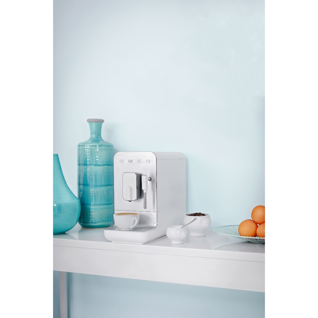 SMEG เครื่องชงกาแฟอัตโนมัติ รุ่น BCC02
