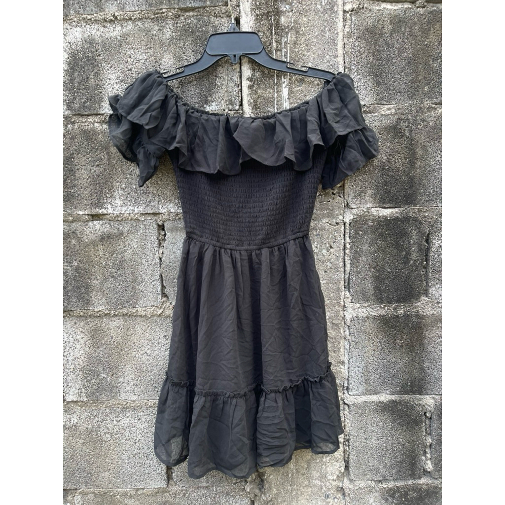 🖤 Hollister🖤 เดรสญี่มือสอง เดรสมือสอง เดรสปาดไหล่มือสอง เดรสมือสอง