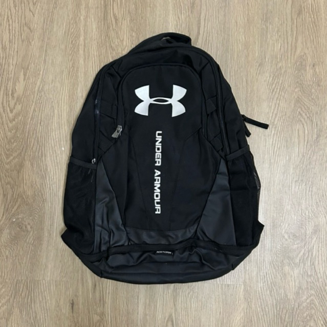 กระเป๋าเป้ UnderArmour เปื้อนน้ำท่วม ซักซ่อมพร้อมใช้งาน