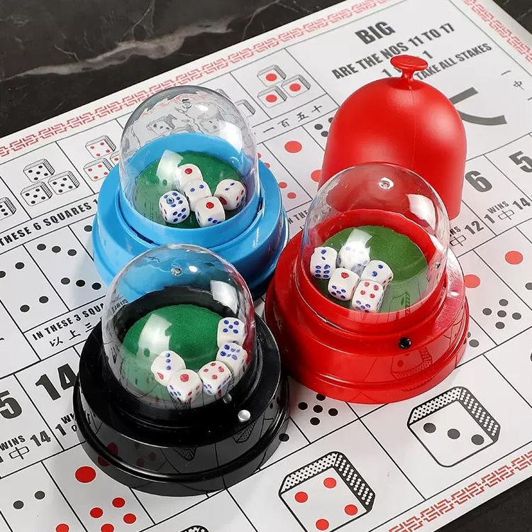การจัดส่งที่รวดเร็ว🎲🔮ถ้วยลูกเต๋าไฟฟ้า (แดง/ดำ) พร้อมลูกเต๋า (มีรูปวาด)