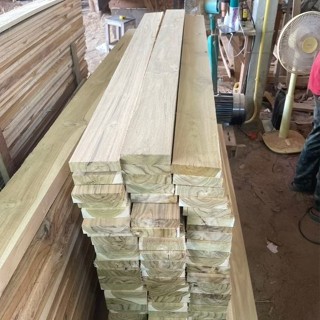 ไม้สักแผ่น​ หน้ากว้าง3นิ้ว​ หนา2.2​ซม.​ ยาว80-200ซม.​ ไม้รีด…