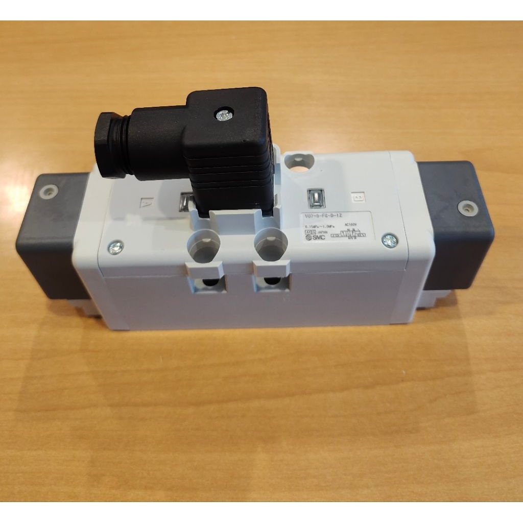 SMC Solenoid Valve (VQ7-8-FG-D-1Z)