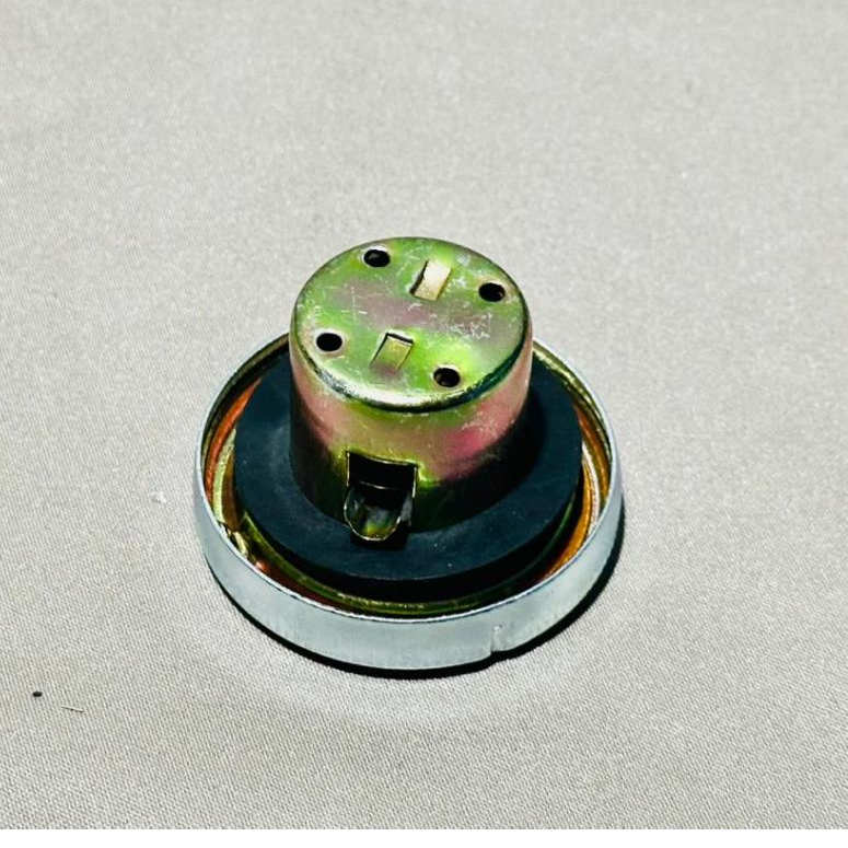 ฝาปิดถังน้ำมันเชื้อเพลิง Wave110i w125i dream ครีม คุรุสภา CHALY DAX