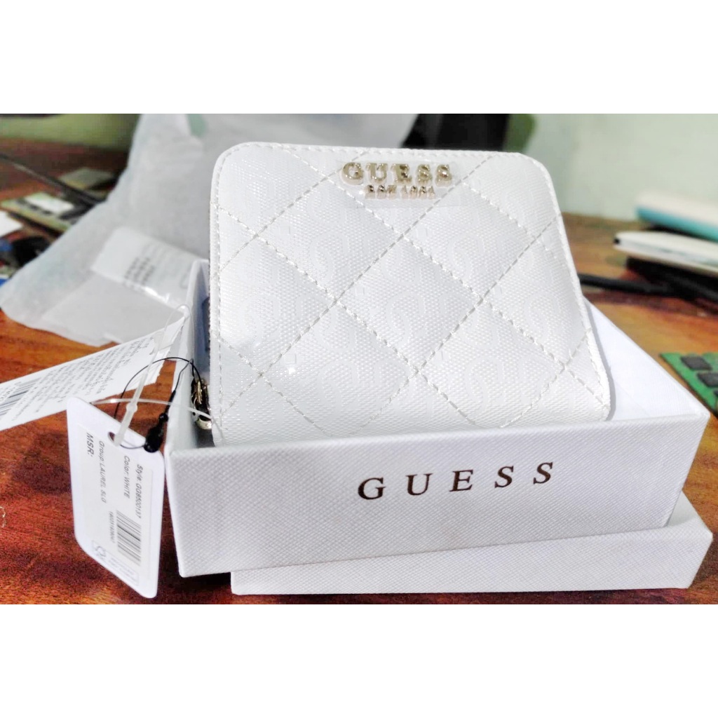 กระเป๋าสตางค์ ยี่ห้อ GUESS