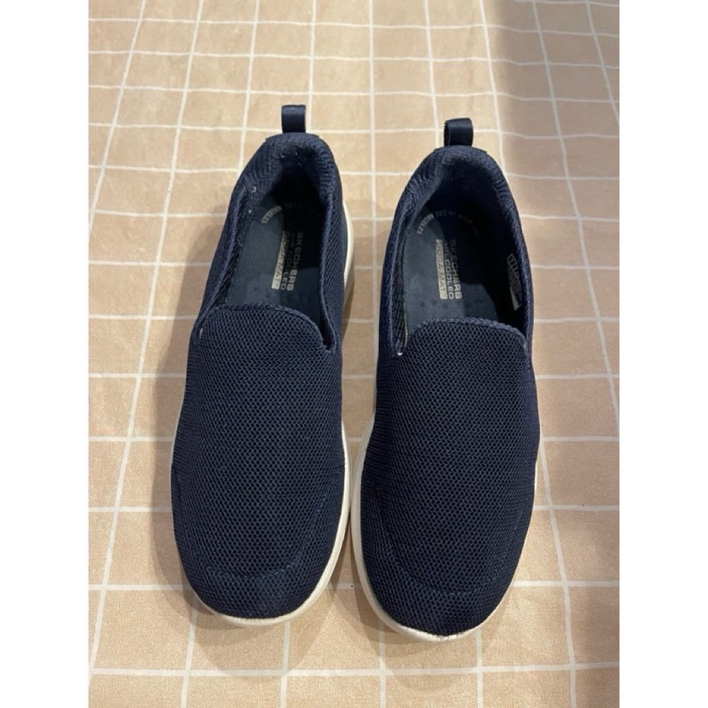 รองเท้าsketcherมือสองของแท้