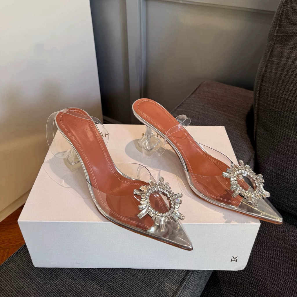 รองเท้าส้นแชมเปญสีใส มีสูง 2.5 นิ้ว และ 3.5 นิ้ว