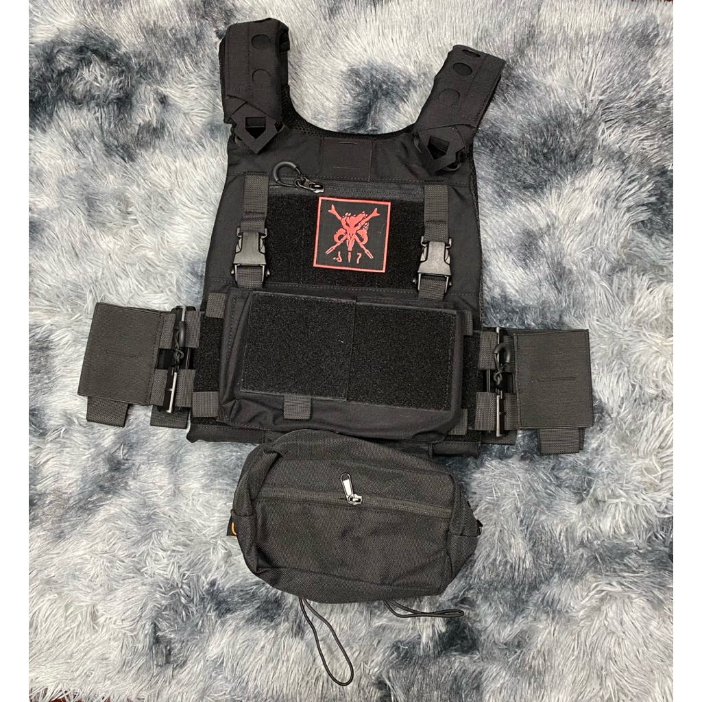 เสื้อเกราะ เสื้อเวส Oni tac FCSK 3.0 +รองบ่าทรงFerro + Mk3  ได้ครบชุดพร้อมใช้งานครับ