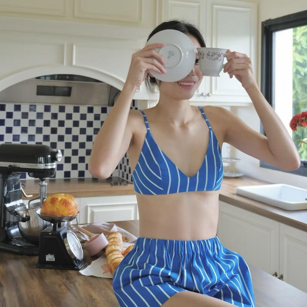 ชุดว่ายน้ำ summer locker มือ2