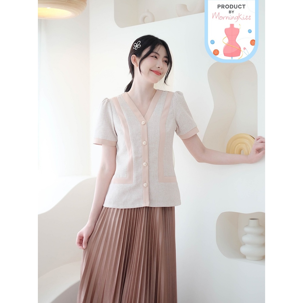 03-353 เสื้อแขนสั้นผ้าทวีตดีเทลคอวีคือพรางหุ่น Elegant Beige Lines Blouse - 7 ไซส์