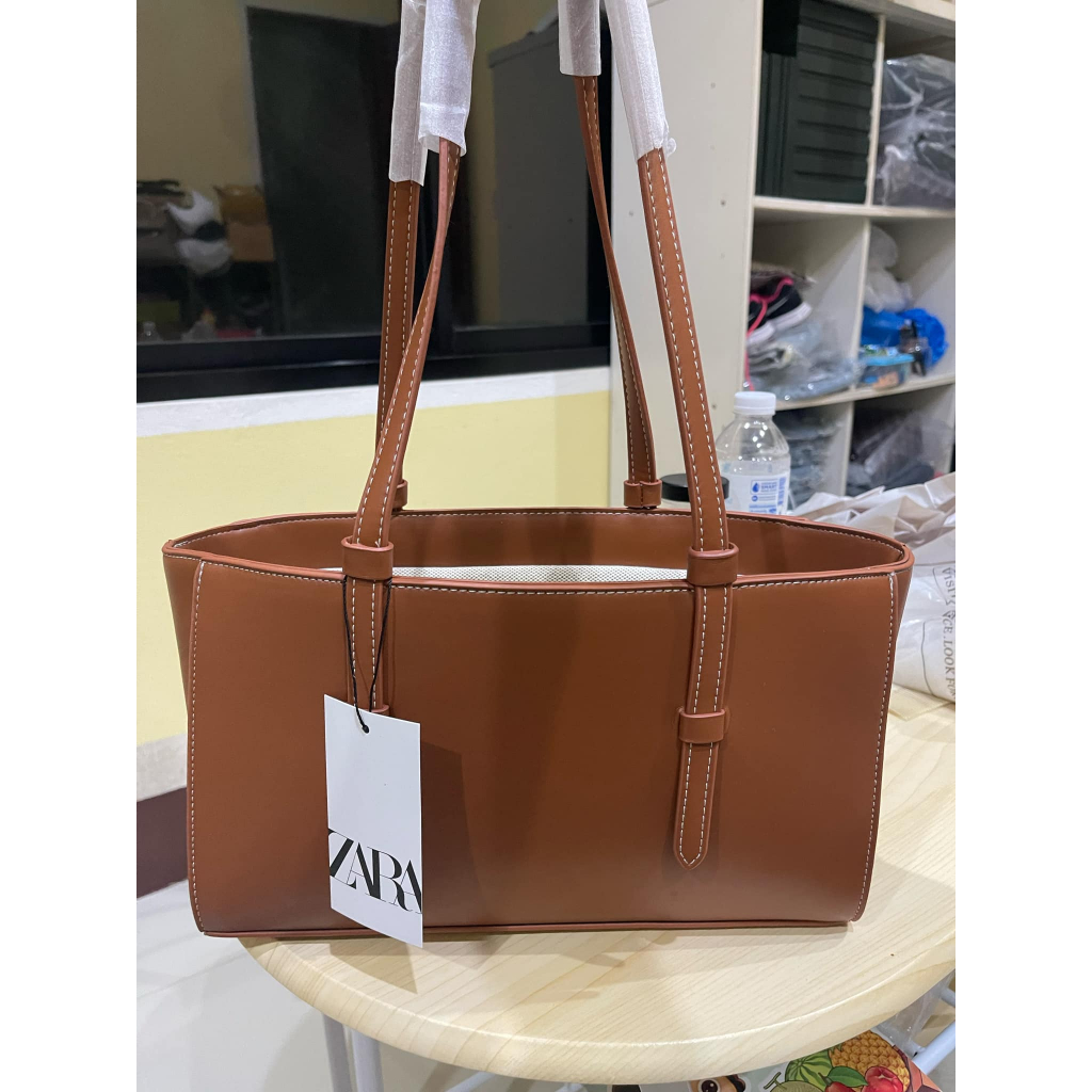 zara กระเป๋าสะพายผู้หญิง ซาร่าทรงโท้ท tote bag  เก็บโค้ดส่งฟรี(ZARAหูรูด)