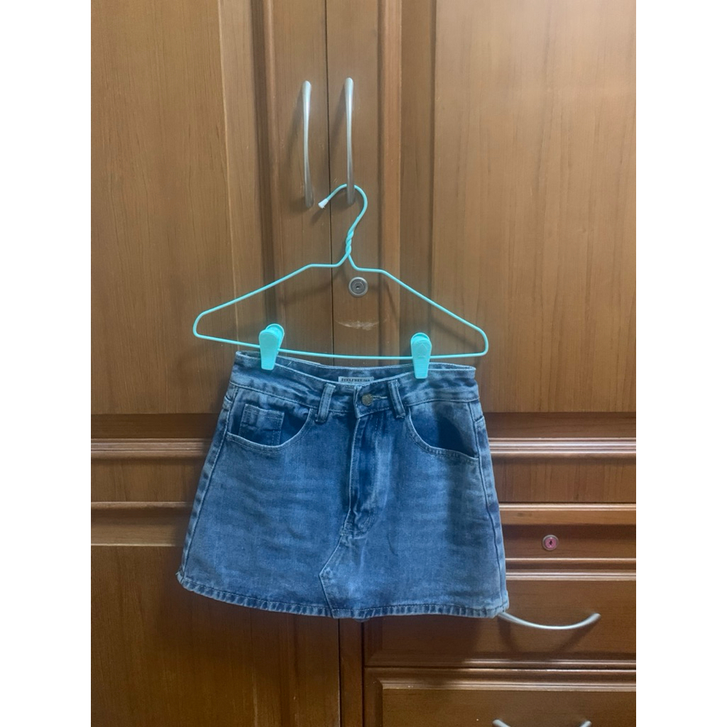 Kiddy skirt ยี่ห้อ feelfreebkk สภาพดีมาก size S