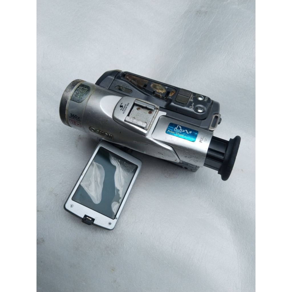 กล้องวีดีโอ​ canon​ mvx250i เทสแล้วไฟไม่เข้า จอเสื่อม มีริ้วรอยการใช้งานตามรูป​