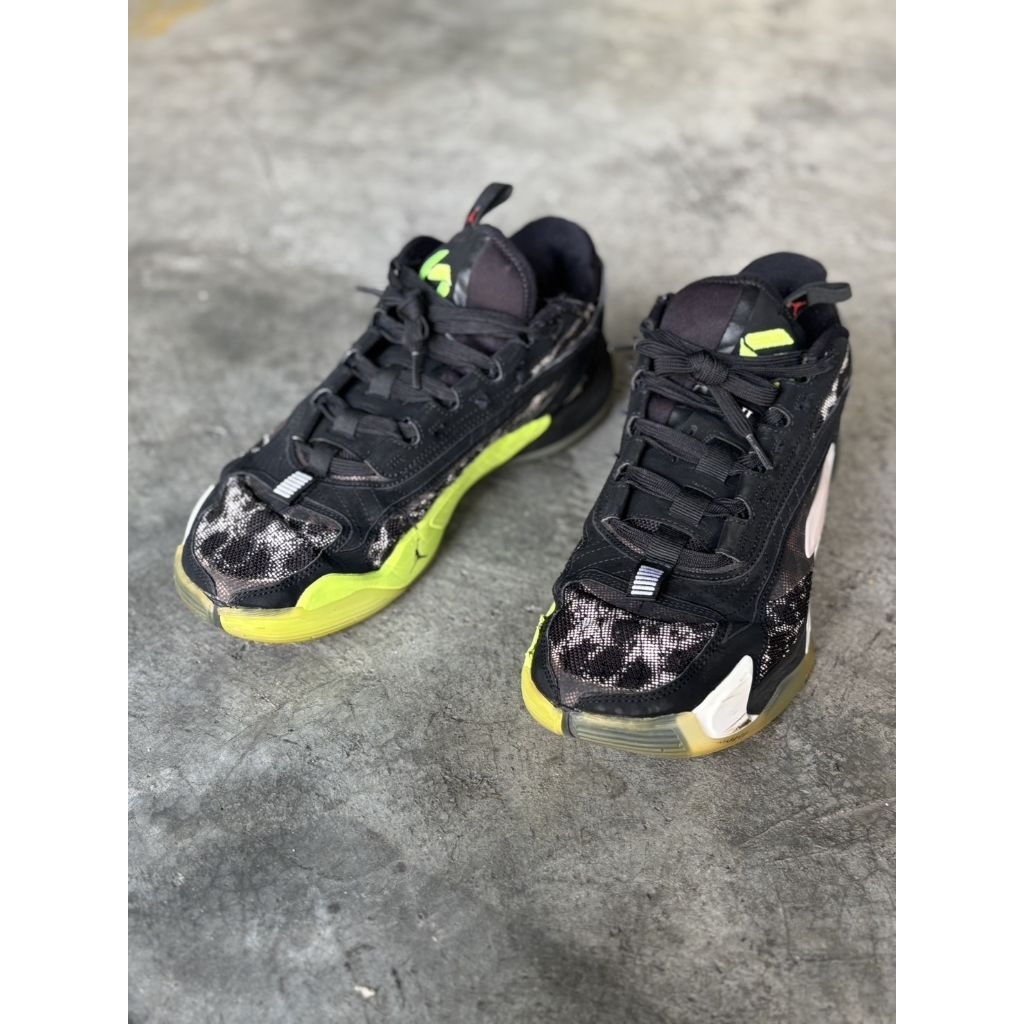 รองเท้าบาสของแท้มือสอง สภาพดี Jordan Luka 2 Size 10 us