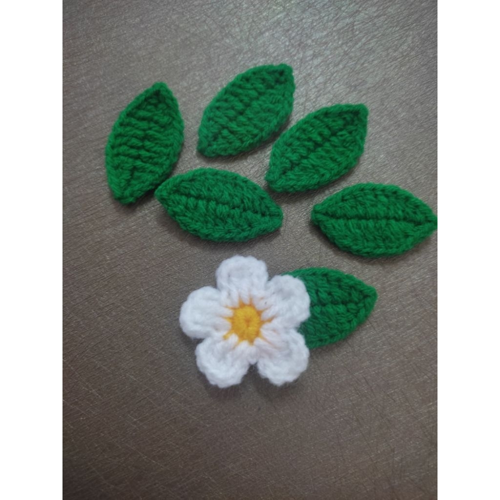 ใบไม้ไหมพรมถักชุด12ใบขนาด3.8cm