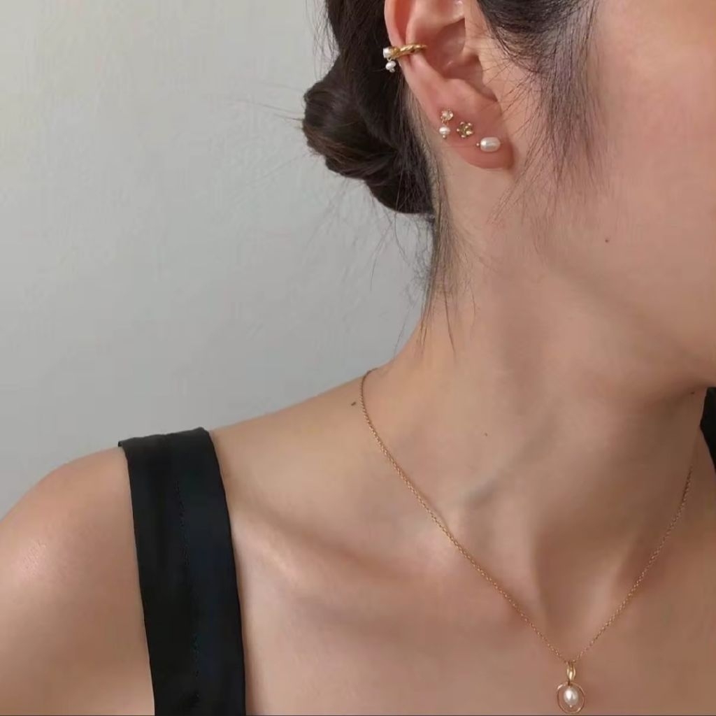 ส่งต่อต่างหู Buttercup Stud ของแบรนด์ grumpy ได้ 1 ข้างราคาใน Shop 490.- ไม่มีถุงผ้ากำมะหยี่แถมนะคะ