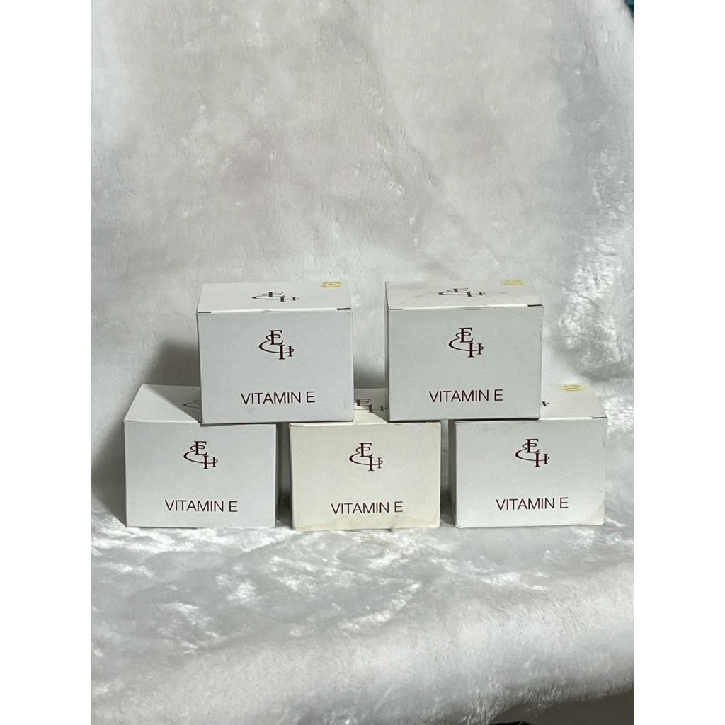 *** ราคาขายส่ง 12ชิ้น *** ลิปมัน ผสมวิตามิน อี ELIZA HELENA VITAMIN E LIPSTICK ทำให้ปากชุ่มชื้น ราคาถูก Shopee Lazada