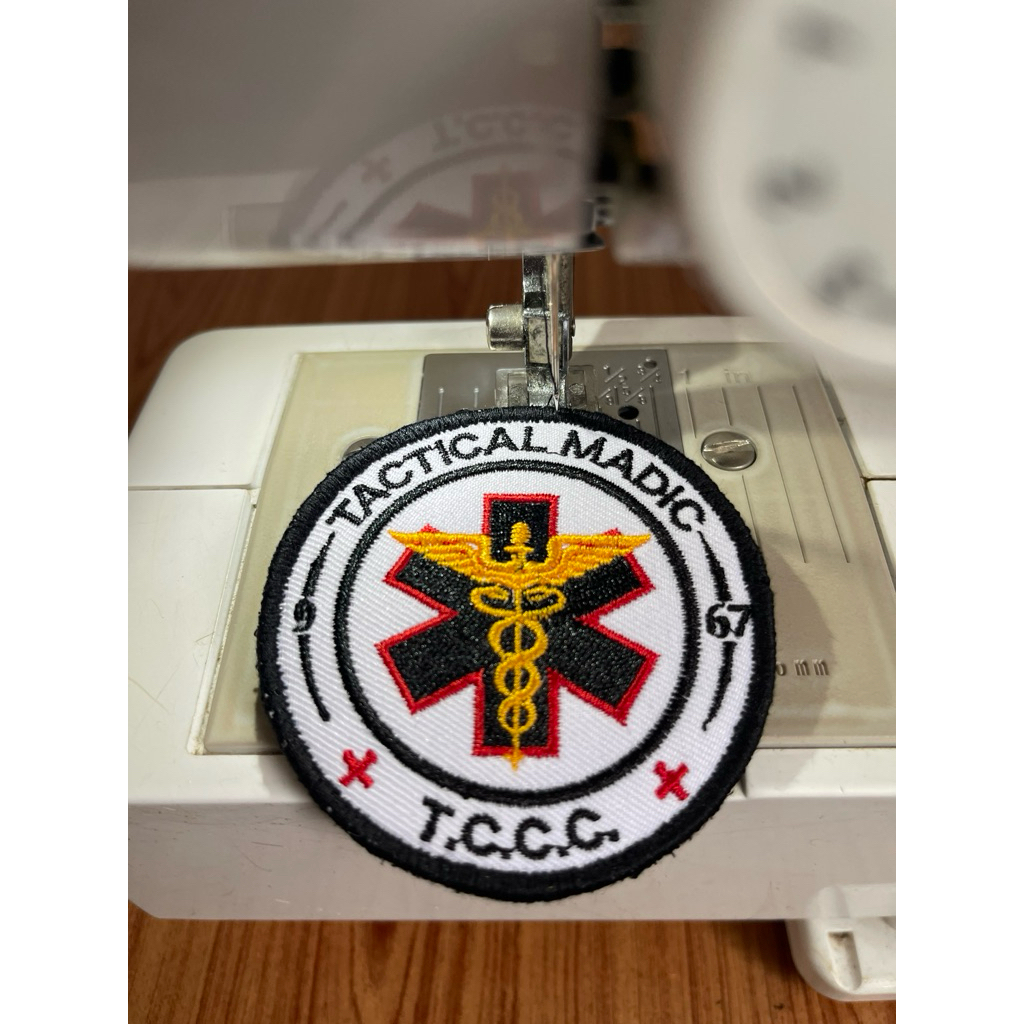 อาร์มปักtccc มี3แบบ 1.แบบเย็บ 2.แบบติดตีนตุ๊กแก 3.แบบรีด