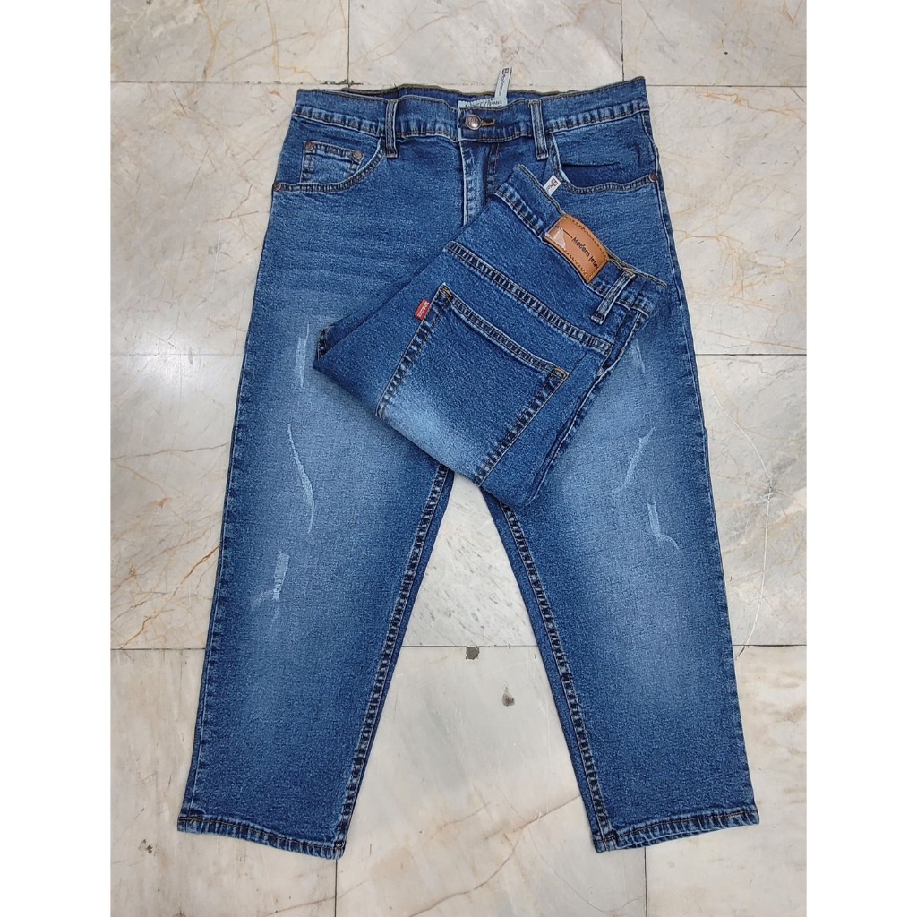 M 206 กางเกงยีนส์ 5 ส่วนผ้ายืด สียีนส์ ด้านหน้าสกิดข่วน  เย็บปลายขา