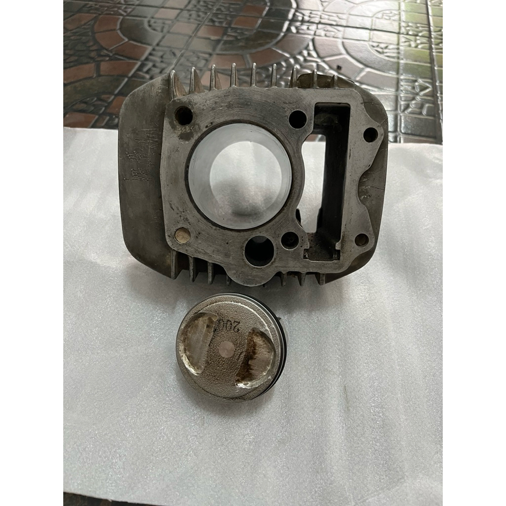 เสื้อสูบเวฟ  125  ลูก58  มือสอง