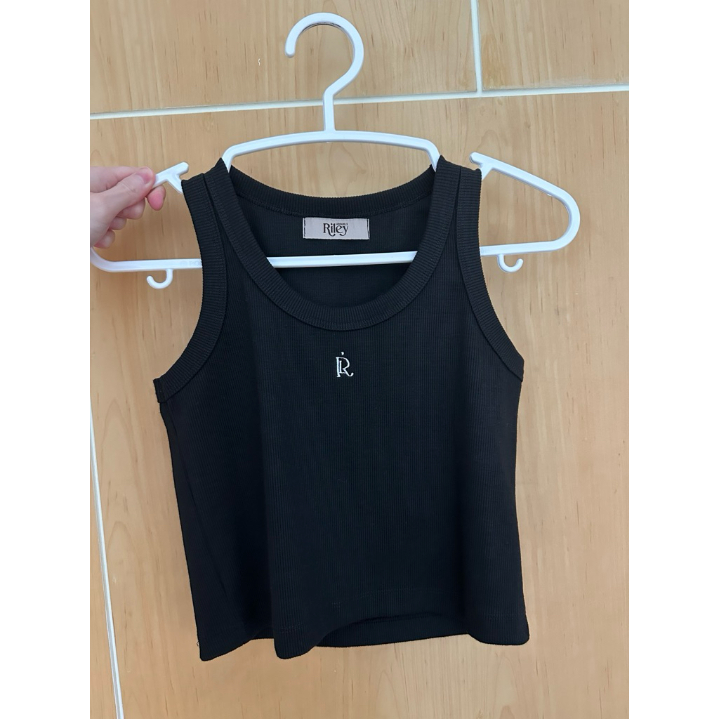 เสื้อกล้าม Riley Apparel