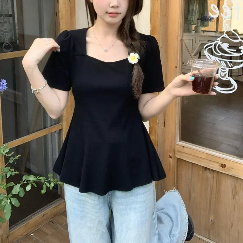 เสื้อยืดแขนสั้นคอกลมสี่เหลี่ยม ไหล่ตรง ทรงเอวเข้ารูปชายจับจีบ สำหรับสาวพลัสไซซ์ รุ่นใหม่หน้าร้อน สไตล์ใสๆ น่ารักละมุน