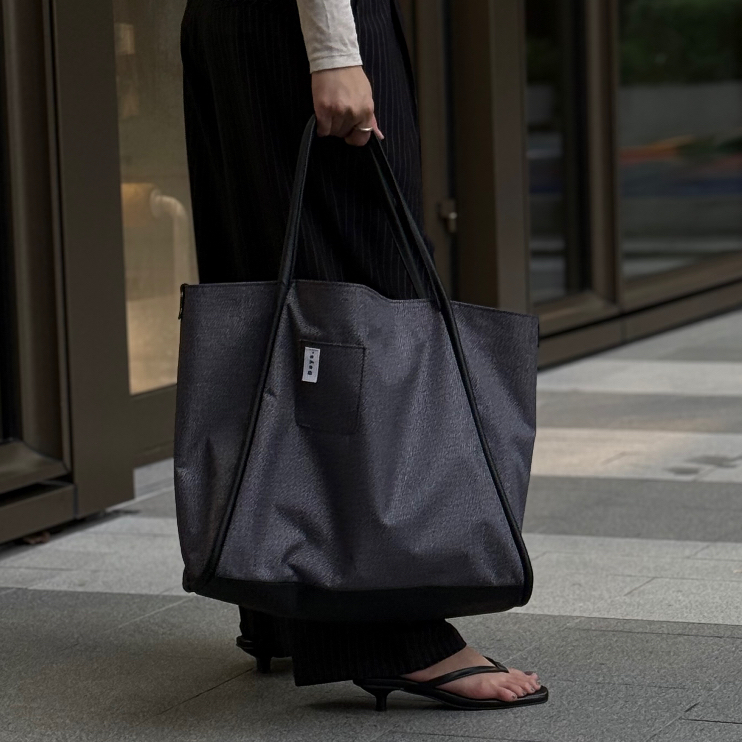 Days#1 tote bag (Black) - กระเป๋าสะพายสีดำ