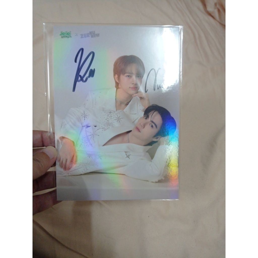 Rare Card Zee Nunew with Signature by their hand