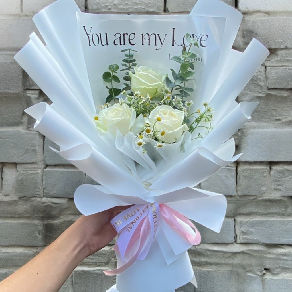 ช่อกุหลาบสดเกรดนำเข้าสีขาว 3ดอกห่อYou are my loveขาว