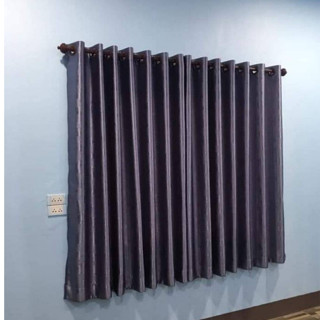 ผ้าม่านสำเร็จรูปสีเทา เนื้อเงาอัดลาย กันแสงUV 80%