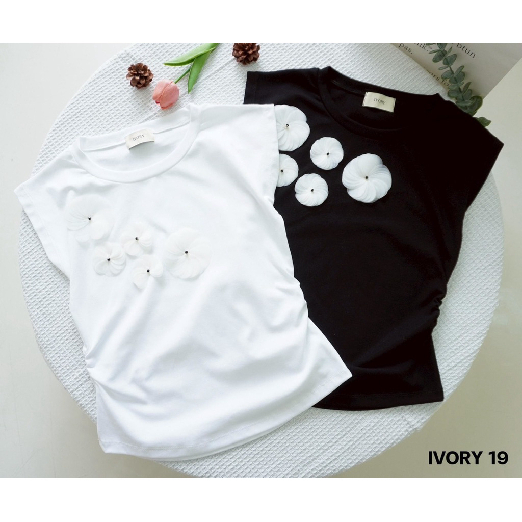 VV802 -IVORY เสื้อยืดแฟชั่น แต่งดอกนูน ผ้ายูนิโคล่ เนื้อนุ่มใส่สบาย - รูปที่ 3