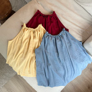 SOPHIA TOP | เสื้อแขนกุด คอเปีย ผ้าลายอัดยับ สวยหรู ดูแพง และใส่สบายมาก
