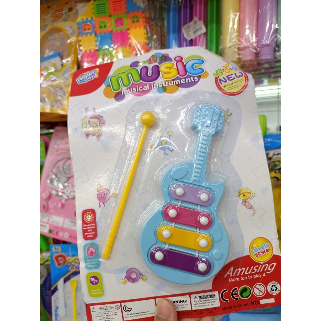 ของเล่นสำหรับเด็ก ของเล่นมีเสียง ของเล่นกีตาร์ เครื่องดนตรีของเล่น (คละสี)