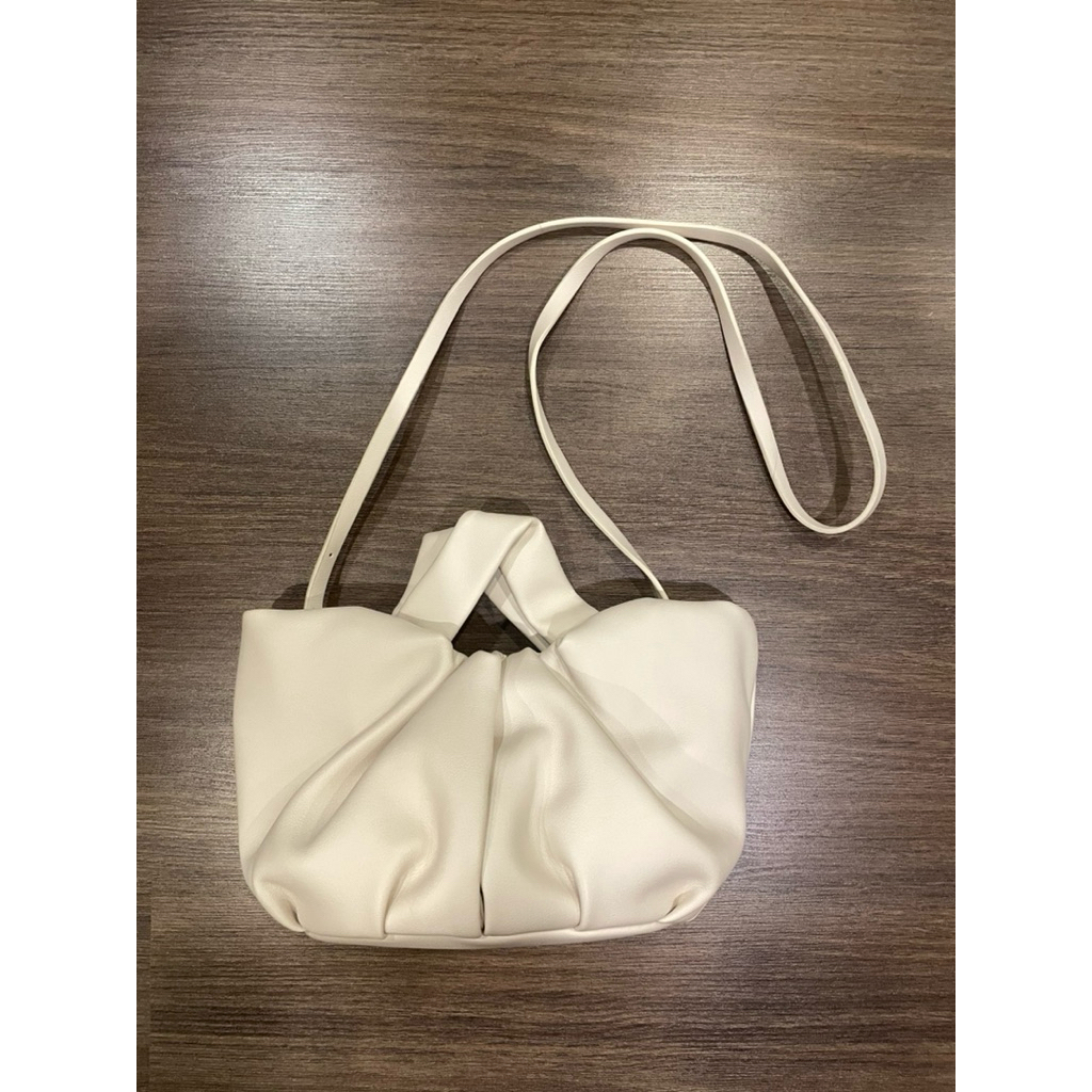 FN กระเป๋า ทรงเกี๊ยว