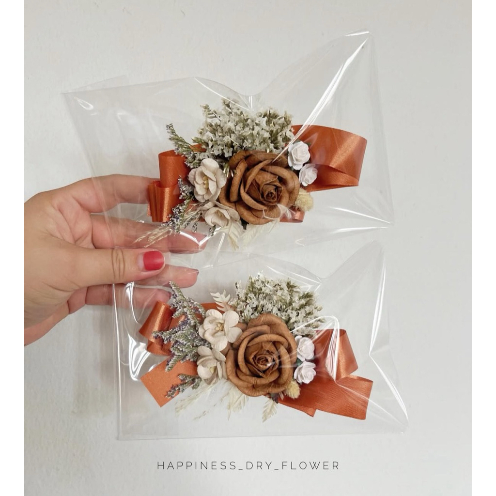 ดอกไม้ผูกข้อมือเพื่อนเจ้าสาวโทนสีน้ำตาล พร้อมส่ง