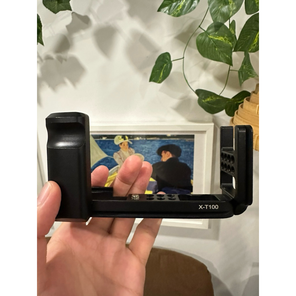 Hand Grip สำหรับ Fuji XT-100 มือสอง ใช้น้อย เหมือนใหม่